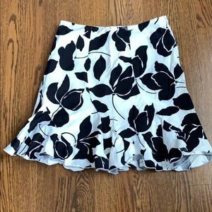 White House Black Market mini skirt size 4
